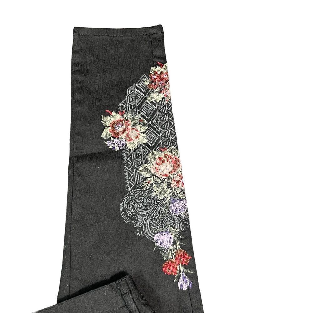 DG2 By Diane Gilman Black Embroidered Denim Jeans - Picture 6 of 9